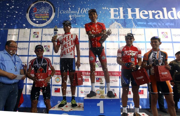 III Vuelta Ciclística: honor, recuerdo y merecida victoria