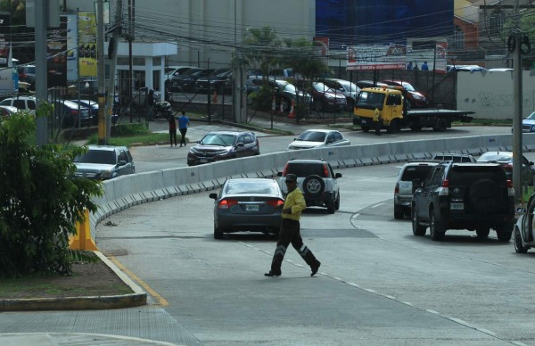 Buscan reducir el tráfico y accidentes con barreras