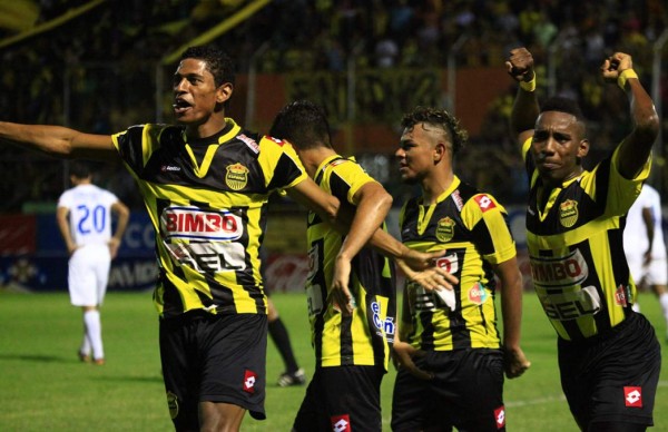 Real España sepulta el invicto de Olimpia