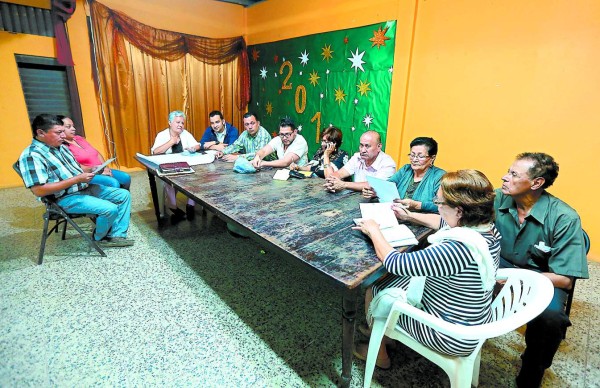 Vecinos de la Kennedy piden explicaciones