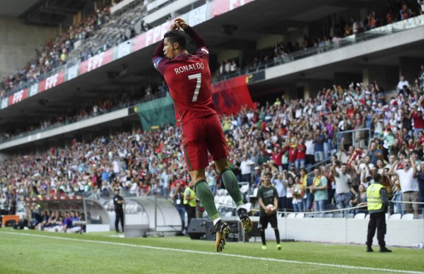 Pelé felicita a Cristiano Ronaldo por superarlo en goles internacionales