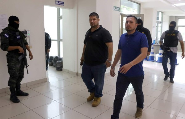 Unos 193,000 dólares llevaba socio de los hermanos Valle Valle