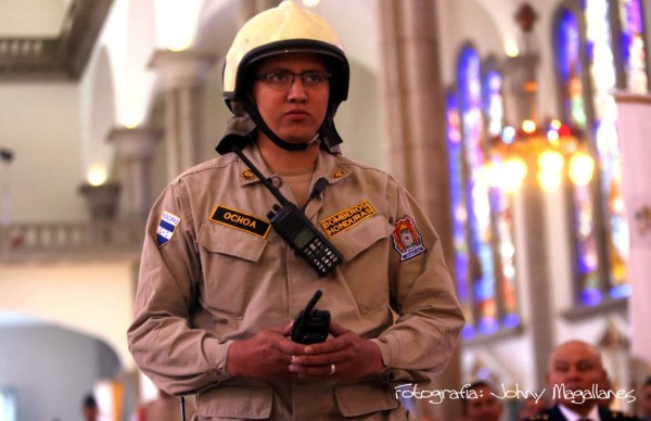 Bomberos rinden honor a la Virgen de Suyapa