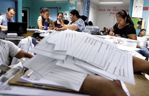 Hospital de Danlí no tiene ni papel para anotar a pacientes
