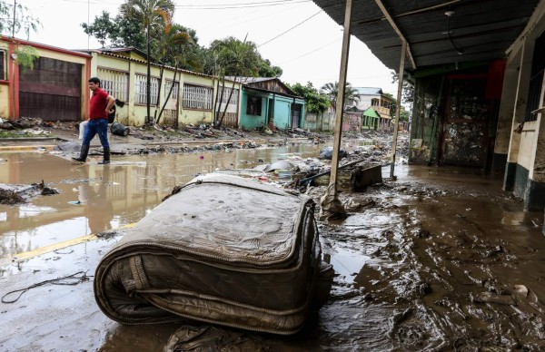 Iota se fue pero el sufrimiento no acaba: Así luce Honduras sumergida en la destrucción (FOTOS)
