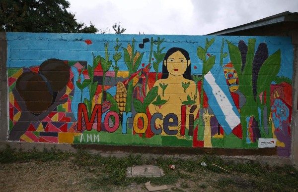 Morocelí se viste de colores para promover la paz