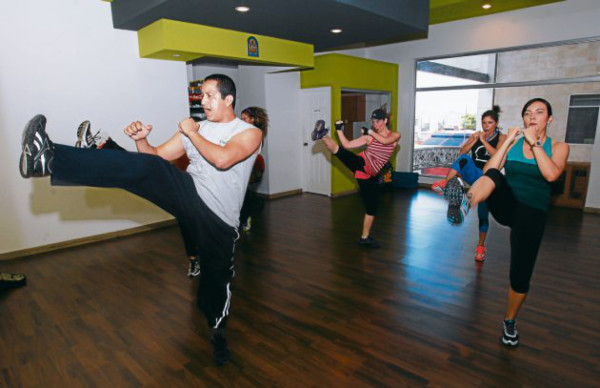 Golpee al estrés con kick boxing