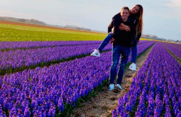 El jugador colombiano Santiago Arias tiene la esposa más bella de la Copa América