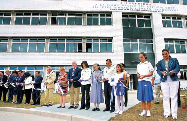 Un centro educativo donde se forman mujeres de bien