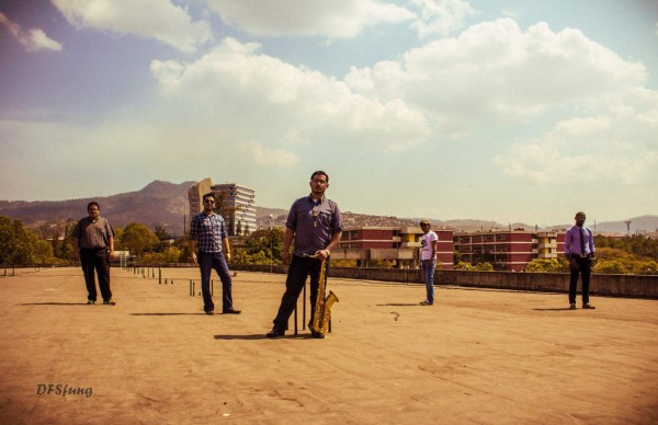 Ariel Lagos y Transeúntes se fueron para Francia