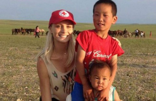 Modelo de Victoria's Secret en coma tras accidente