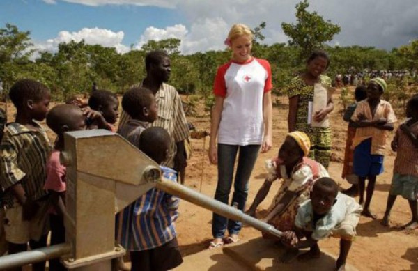 Modelo de Victoria's Secret en coma tras accidente