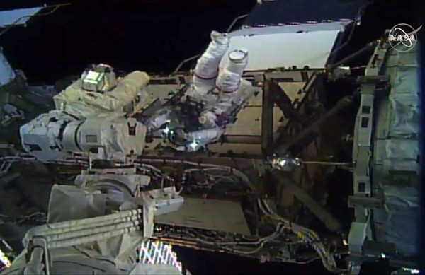 Dos astronautas de la NASA protagonizan la primera caminata espacial exclusiva de mujeres&nbsp;&nbsp;