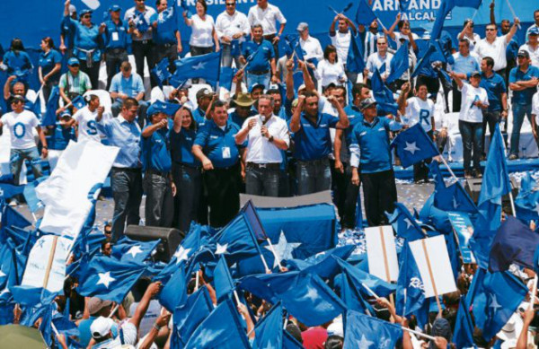 Masivo respaldo a Ricardo Álvarez en Olancho y Santa Bárbara