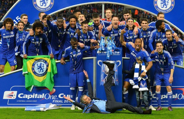 Mourinho se siente 'como un niño' con su primer título desde 2012