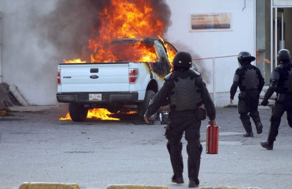 México celebró elecciones intermedias entre fuertes protestas en el sur