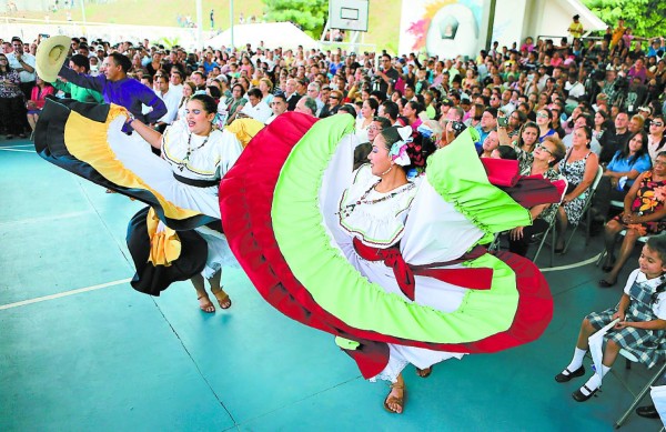 Juan Orlando Hernández pide afianzar valores en fiestas de independencia