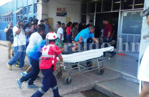 Al menos 25 heridos en accidente de bus en aldea El Guante, Francisco Morazán