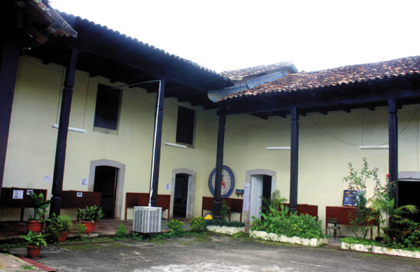 Antiguas edificaciones de Danlí y Yuscarán carecen de atención