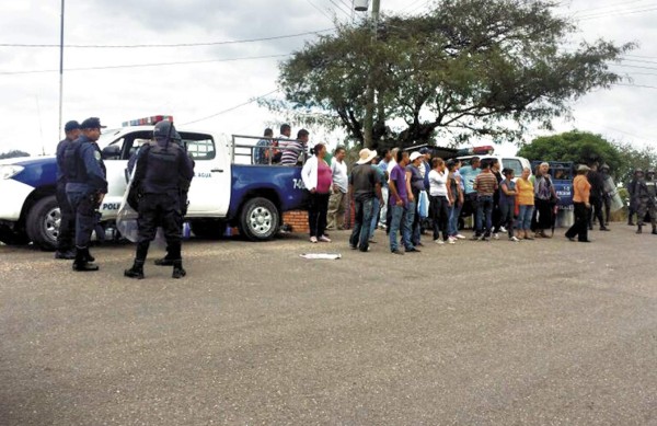 Desalojan a activistas del Partido Nacional