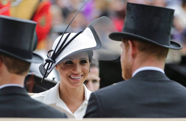 FOTOS: Meghan Markle luce espectacular vestido de Givenchy en su aparición en el Ascot