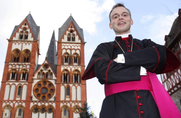 Papa acepta renuncia de obispo alemán derrochador