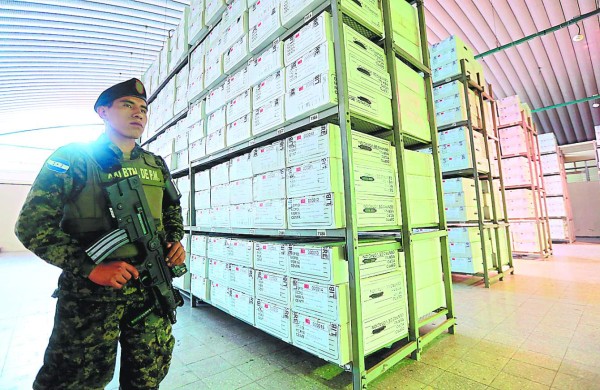 Listas las maletas para elecciones internas del partido Libre