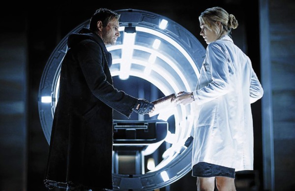 Aaron Eckhart lleva al cine un Frankenstein moderno y humano