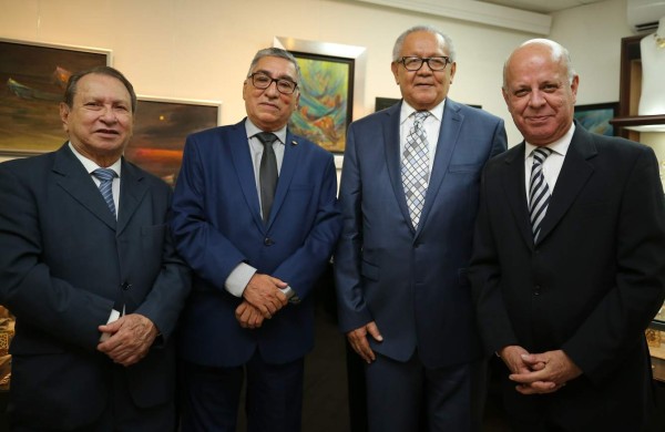 Rinden honor a la memoria de Miguel Ángel Ruiz Matute