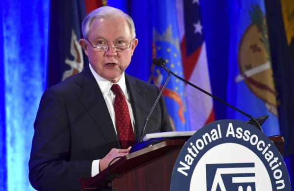 Gobierno de Trump demanda a California por leyes santuario&nbsp;