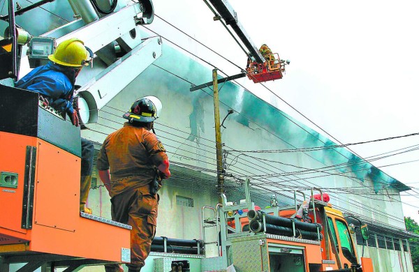 Catorce horas para controlar incendio