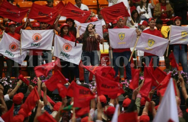 Honduras: Libre, Pac y Pinu sellan alianza opositora durante asamblea nacional