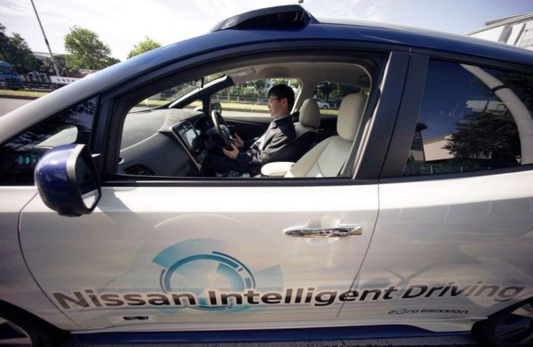 Nissan prueba vehículo que reconoce peatones