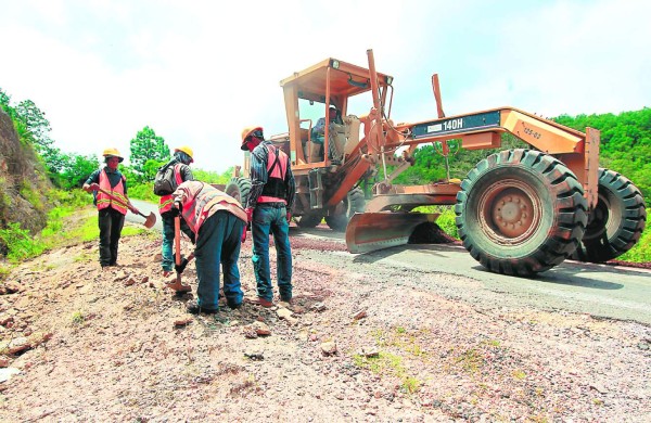 Honduras: Construcciones en carretera al sur pasan factura a grupo de docentes