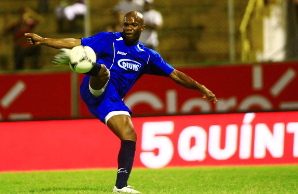 Así evolucionó David Suazo en el fútbol hasta convertirse en entrenador