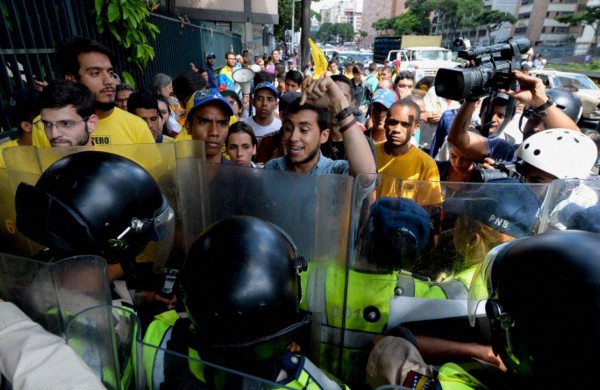 Opositores volvieron a las calles para pedir elecciones en Venezuela