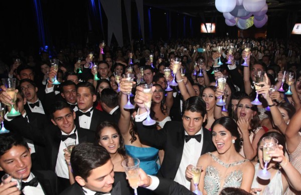 La Escuela Americana: Inolvidable fiesta prom para despedir