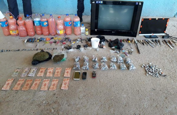 Encuentran drogas, armas y hasta chicha en cárcel de Yoro