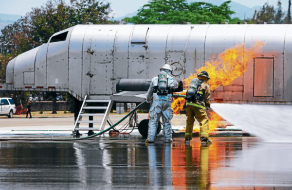 Cuerpo de Bomberos celebra 57 años de labor