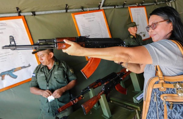 Nicaragua exhibe su flota militar rusa y estadounidense de lucha contra el crimen