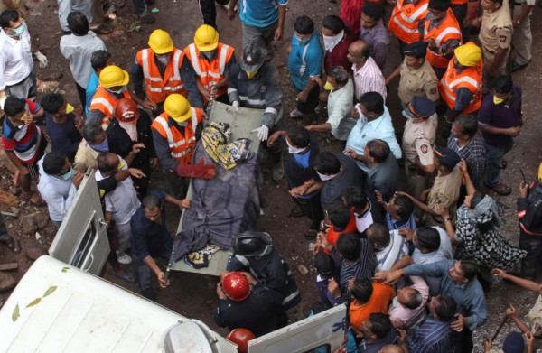 India: 25 muertos al derrumbarse edificio
