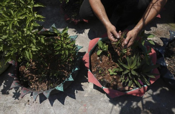 Curiosas obras de arte a base de llantas gastadas