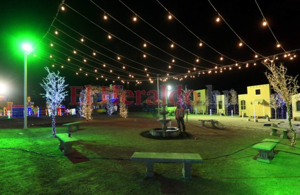 FOTOS: Luces, color y alegría en la Villa Navideña de Tegucigalpa
