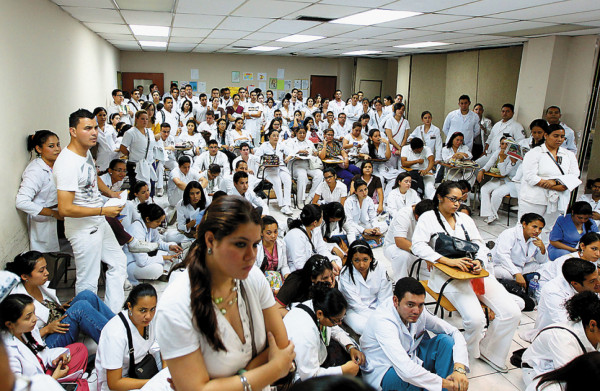 Dan última oportunidad de defensa a los médicos internos en Honduras