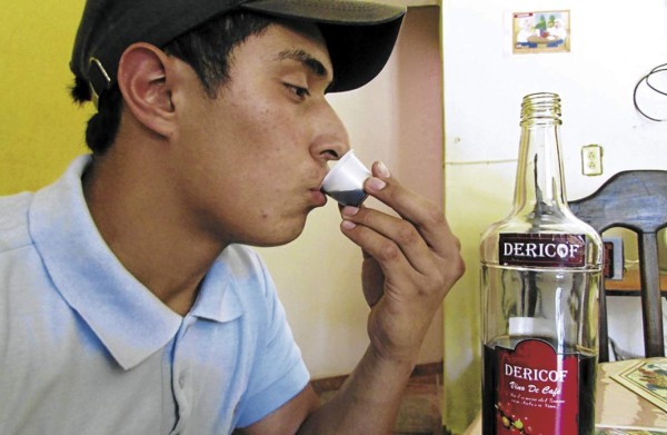 Exquisitos vinos y dulces de café son procesados en oriente