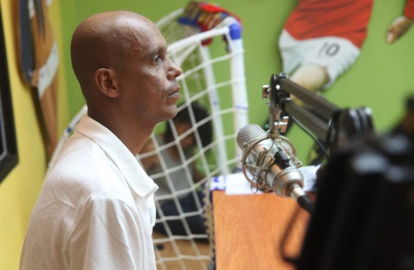 Enfermedad está venciendo a Quique Reneau