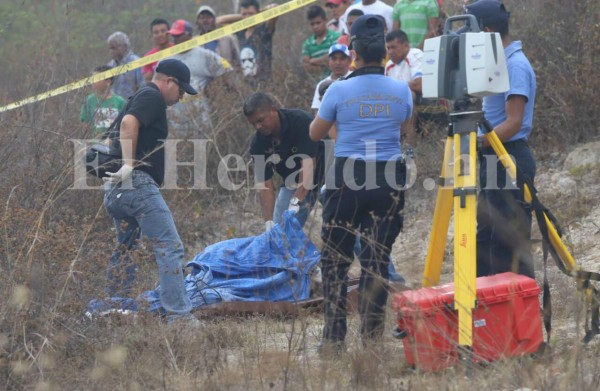 Hallan cadáver encostalado en aldea El Espinal, Francisco Morazán