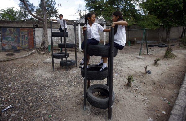 MiAmbiente enseña a escolares a cuidar el agua y la energía eléctrica