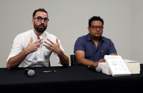 La plástica es analizada en el primer libro de Juan José Santos