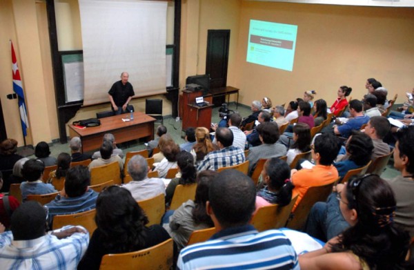 Dominar el inglés será requisito para graduarse en Cuba